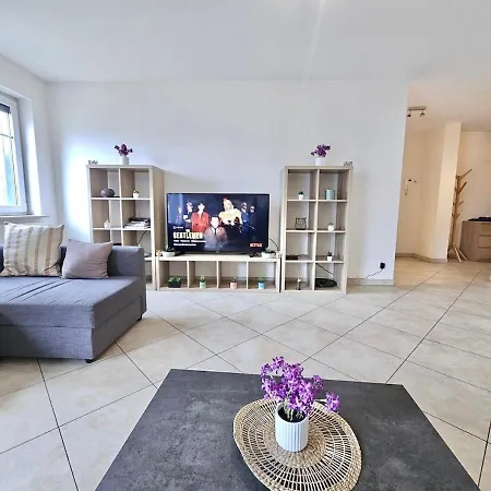 Chic Retreat 2br Near Station With Parking-2a Appartement